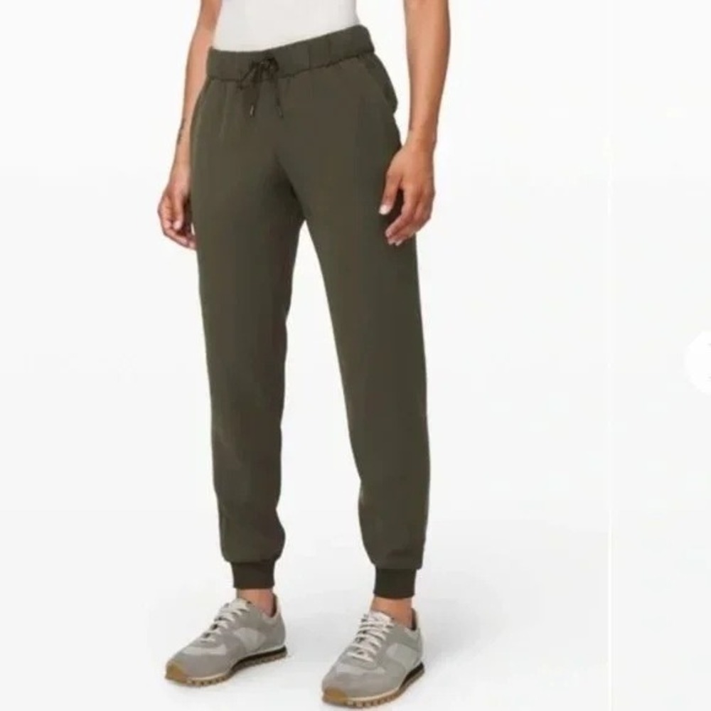 Lululemon On The Fly Jogger Dark Olive Green Elastic Waist Size 8 FLAWED